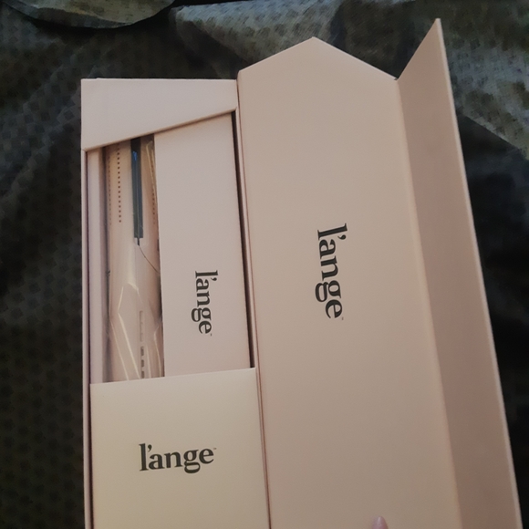 L'ange White Hair Straightener Brush - Picture 2 of 6